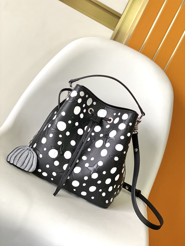 ルイヴィトンバッグ正面デザイン